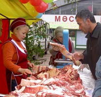 мясо на базаре