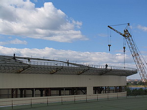 спорт.манеж у стадиона