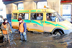 вода у автовокзала