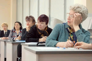 пенсионеры за партой